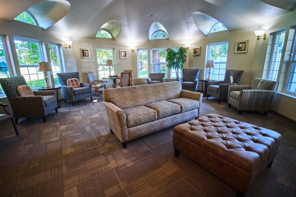 Farmington Square Medford - Assisted Living in Medford, OR photo 2